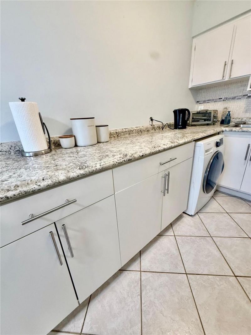 800 SW 11th Ave , Unit 19A, Hallandale Beach, FL 33009 Photo