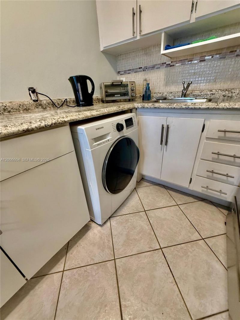 800 SW 11th Ave , Unit 19A, Hallandale Beach, FL 33009 Photo