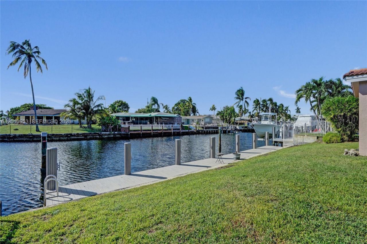 949 SE 10th Ct, Pompano Beach, FL 33060 Photo