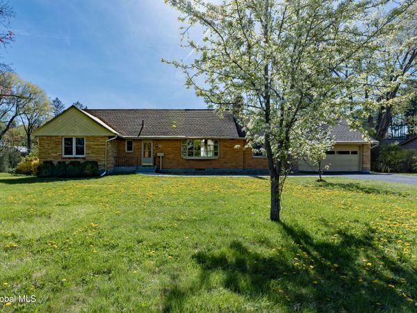 1258 Hawthorn Road, Niskayuna, NY 12309