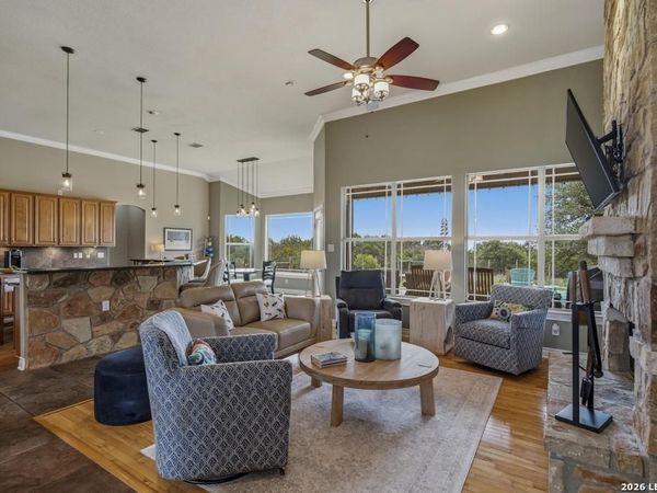 101 SHADY RIDGE DR, Boerne, TX 78006