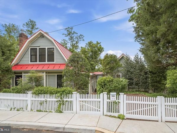 26 WELLESLEY CIRCLE, GLEN ECHO, MD 20812