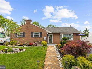 7969 CROWNSWAY, GLEN BURNIE, MD 21061