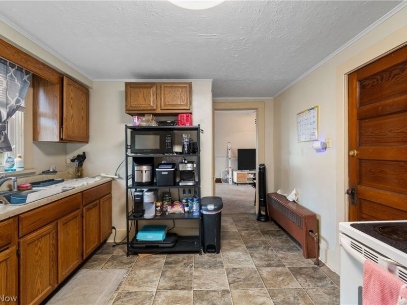 2372 S Union Avenue, Alliance, OH 44601 Photo 6