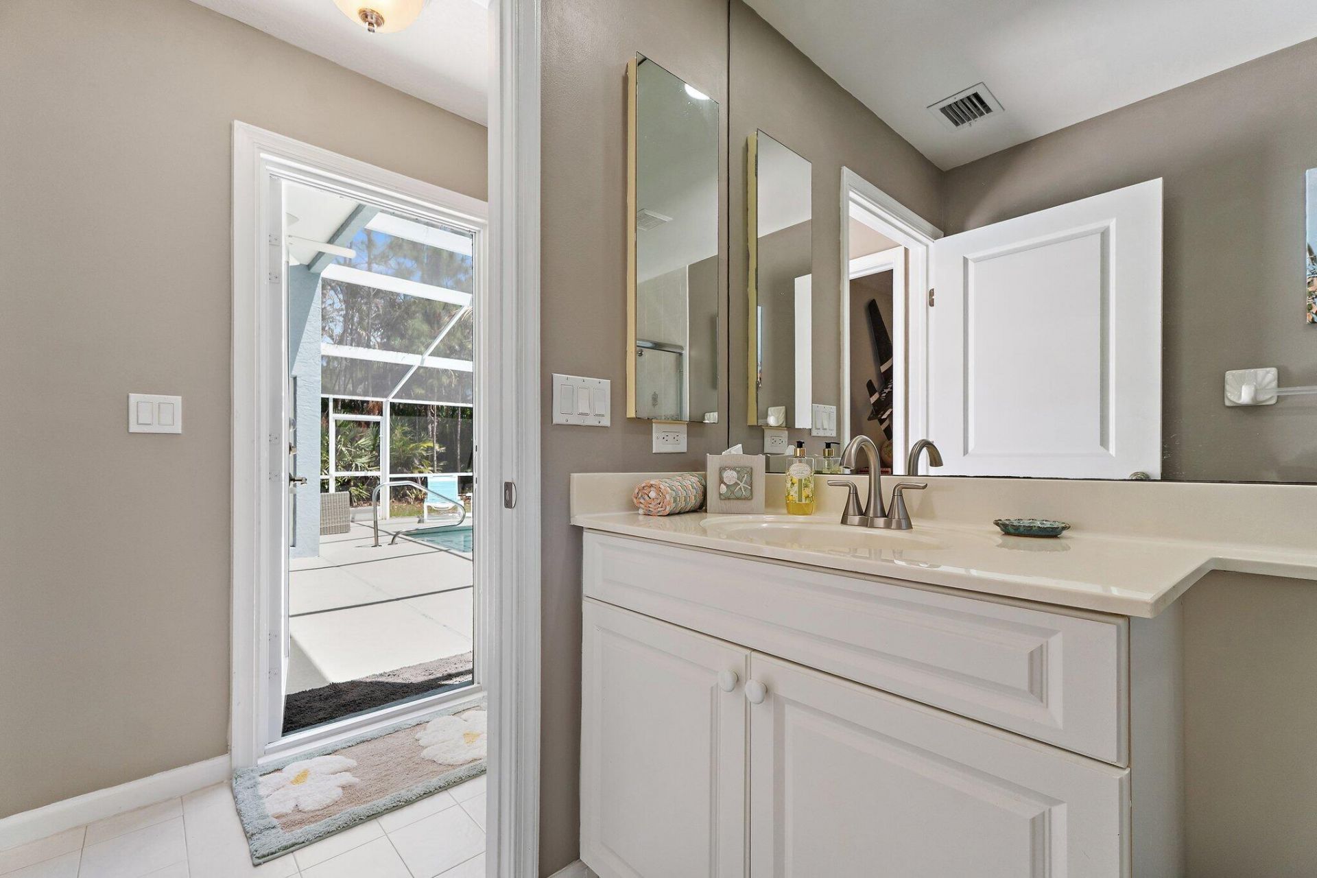 8577 SW Sea Captain Drive, Stuart, FL 34997 Photo