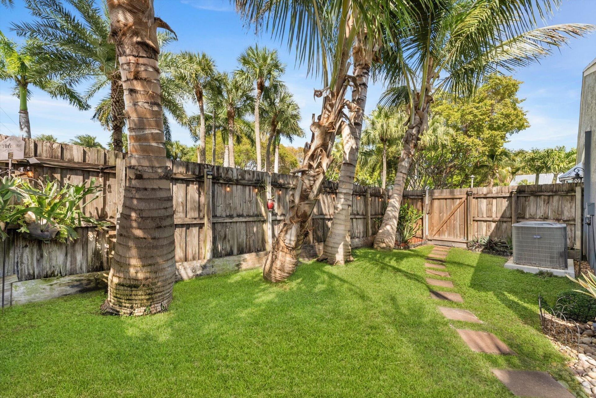 1 Hawthorne Lane, Boynton Beach, FL 33426 Photo