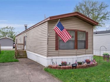 2016 Hemstreet Road, East Aurora, NY 14052