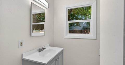 3221 Lerwick Rd, Sacramento, CA 95821 Photo