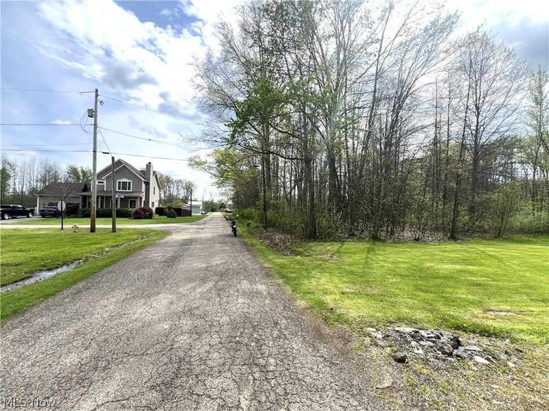 1972 Hercules Drive, Lake Milton, OH 44429 Photo 5