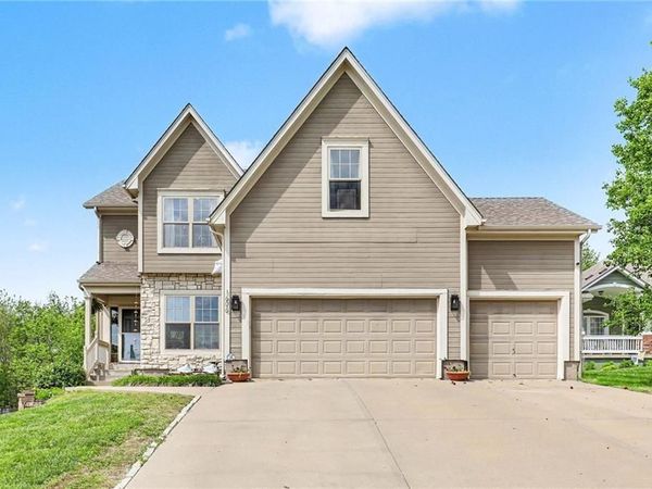 1606 Curtis Drive, Greenwood, MO 64034