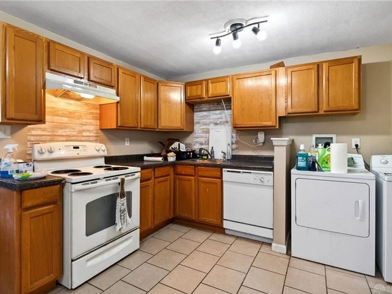 5926 Chambersburg Road, Huber Heights, OH 45424 Photo 11