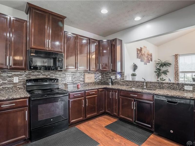 512 Reading Road, Dayton, OH 45404 Photo 11