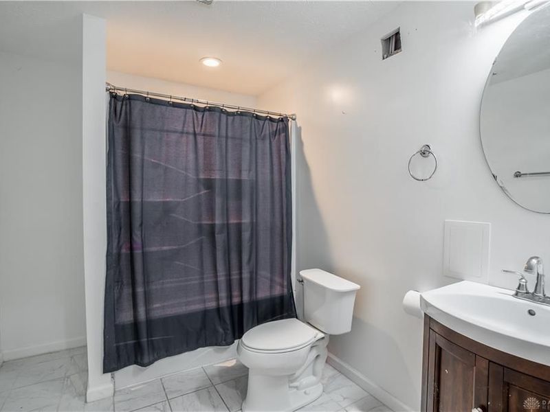 512 Reading Road, Dayton, OH 45404 Photo 33