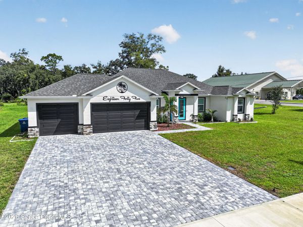 1845 Market Circle NE, Palm Bay, FL 32905