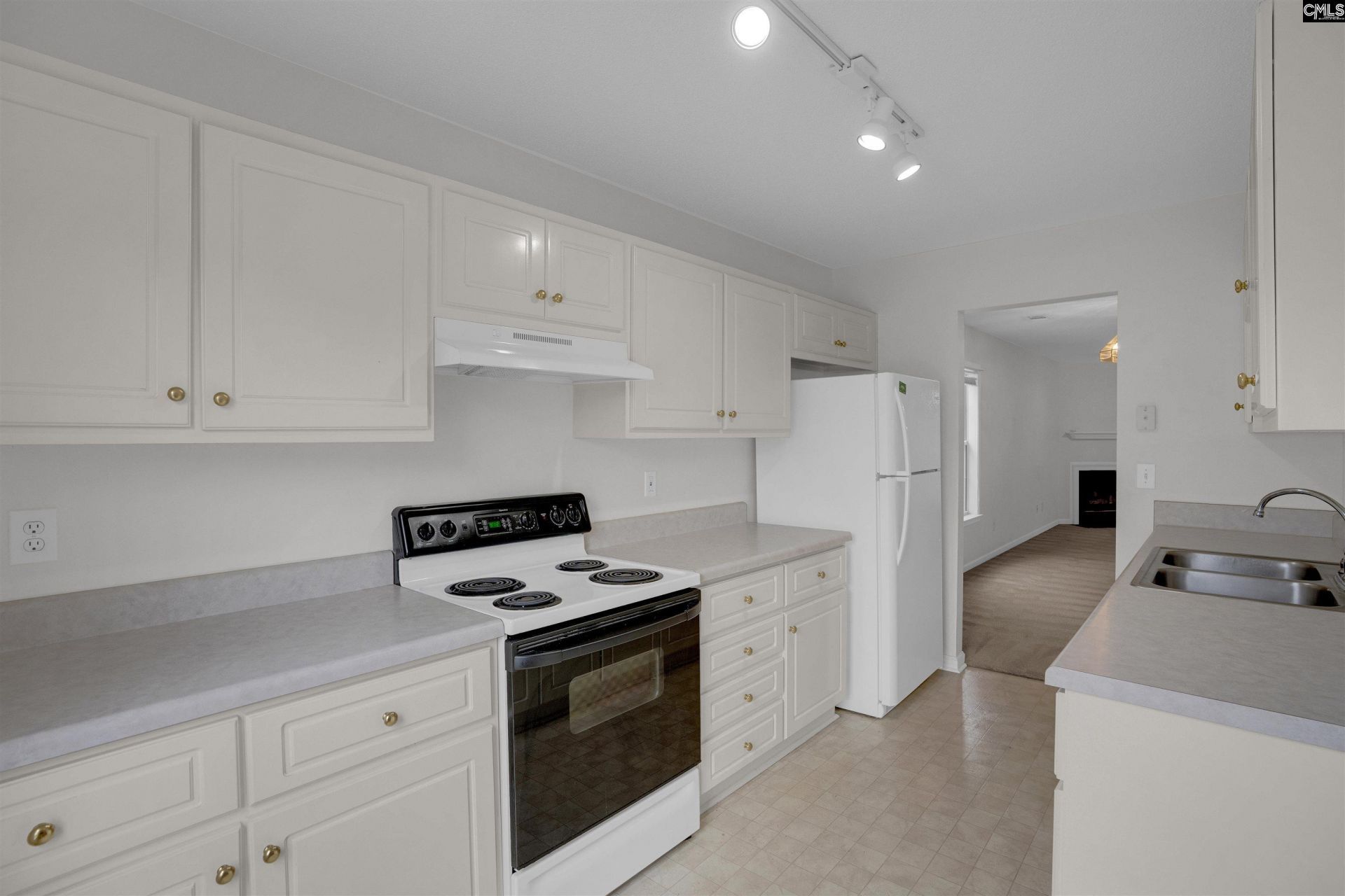 29 Hampton Oaks Place  Photo 4