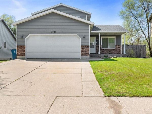 4721 Southstone Drive SE, Grand Rapids, MI 49548