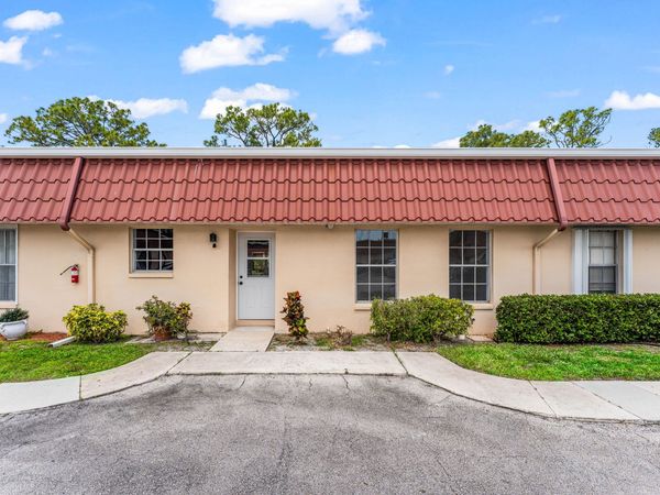 711 Laconia Circle, Unit B, Greenacres, FL 33467
