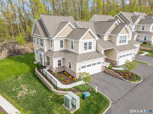 16 Hunting Ridge, Bethel, CT 06801