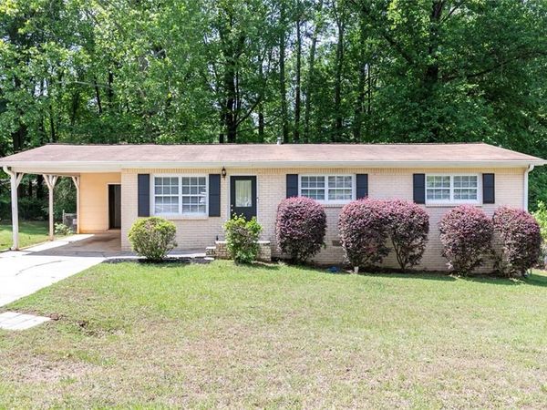 1898 Live Oak Drive , Kennesaw, GA 30152