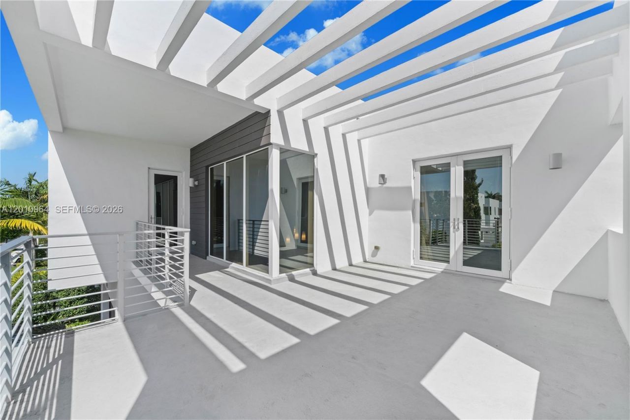 9915 NW 75th St, Unit 9915, Doral, FL 33178 Photo