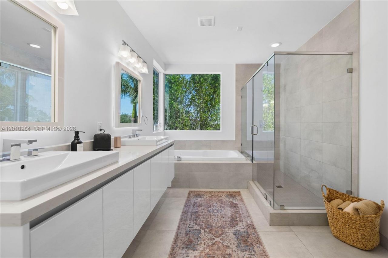9915 NW 75th St, Unit 9915, Doral, FL 33178 Photo
