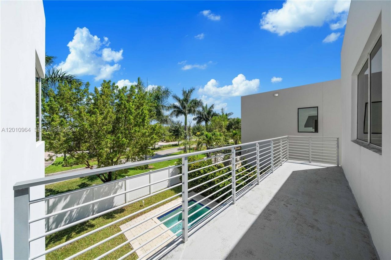 9915 NW 75th St, Unit 9915, Doral, FL 33178 Photo