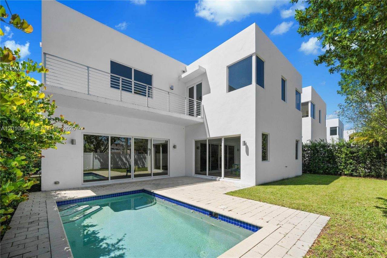 9915 NW 75th St, Unit 9915, Doral, FL 33178 Photo