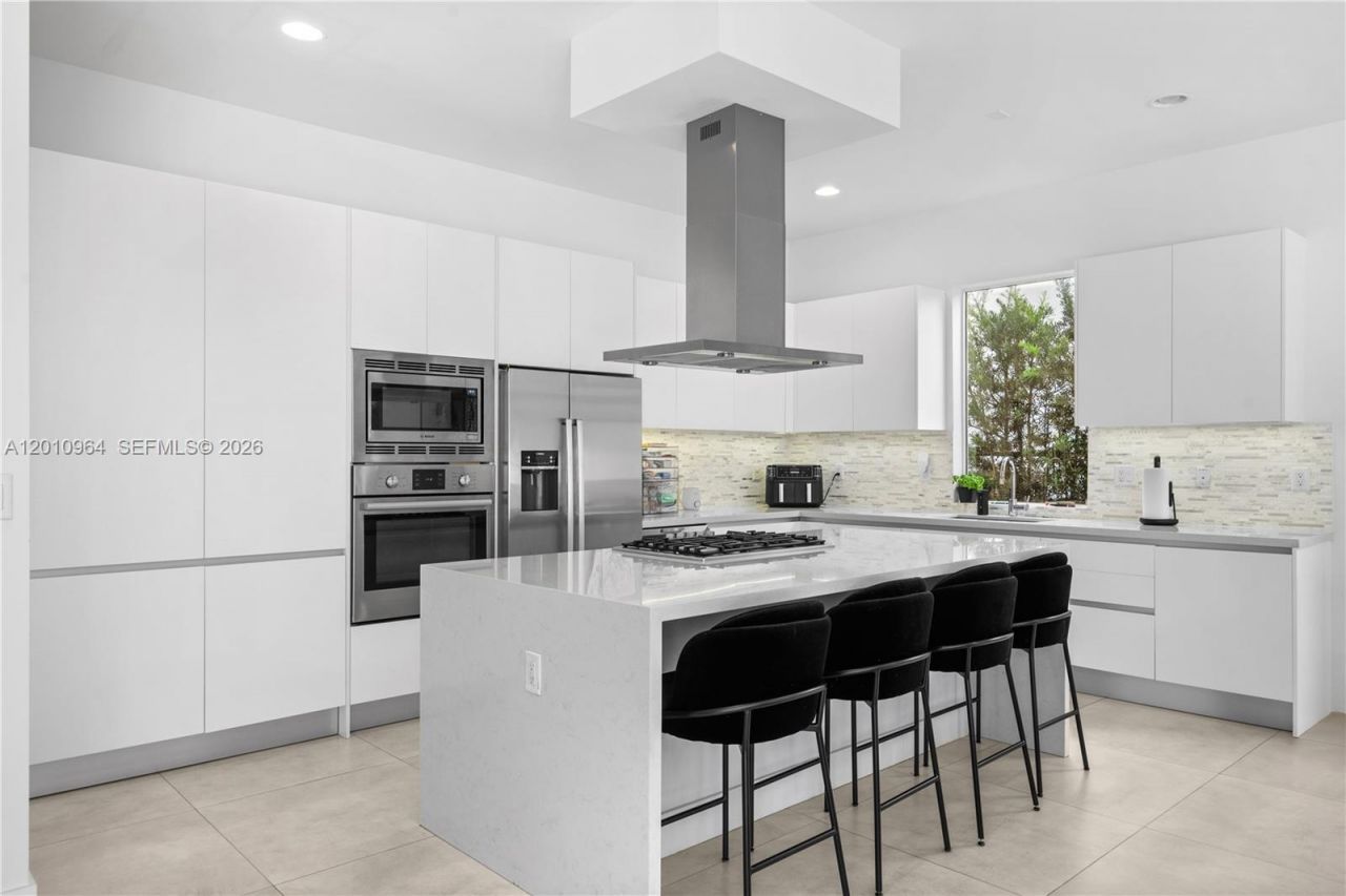 9915 NW 75th St, Unit 9915, Doral, FL 33178 Photo