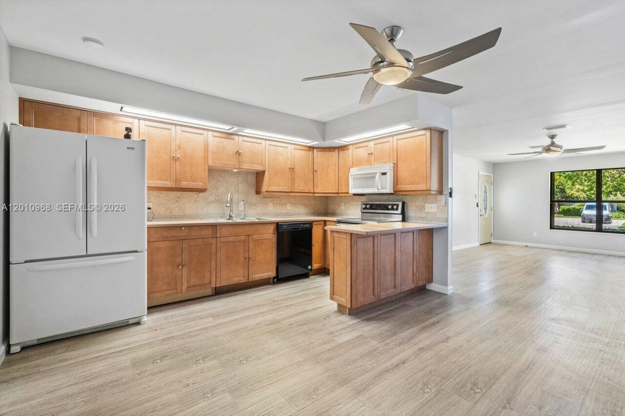 1367 Riverside Cir , Unit 1367, Wellington, FL 33414 Photo