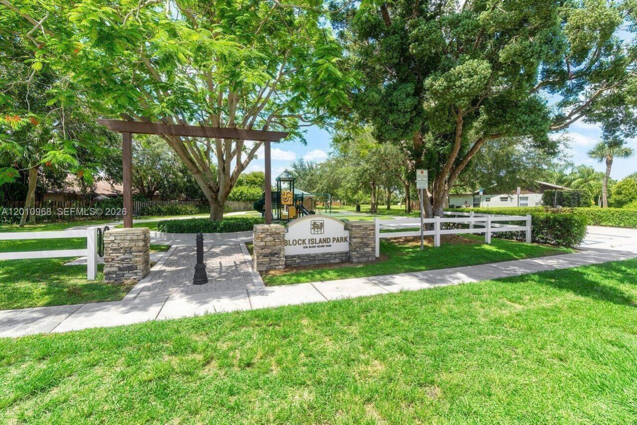 1367 Riverside Cir , Unit 1367, Wellington, FL 33414 Photo
