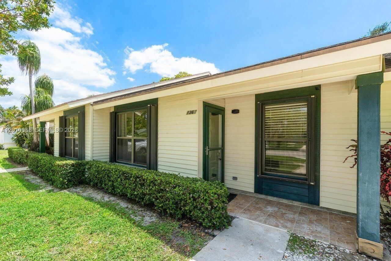 1367 Riverside Cir , Unit 1367, Wellington, FL 33414 Photo