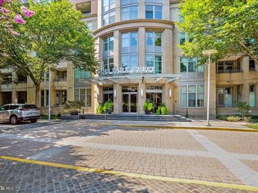 8220 CRESTWOOD HEIGHTS DRIVE, Unit 301, MCLEAN, VA 22102