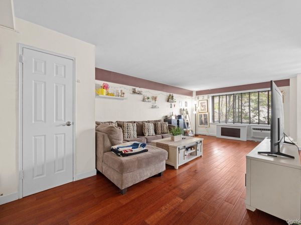25 Lake Street, Unit 2E, White Plains, NY 10603