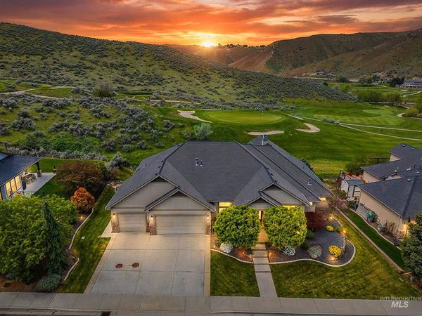 4681 N Villa Ridge Way, Boise, ID 83703