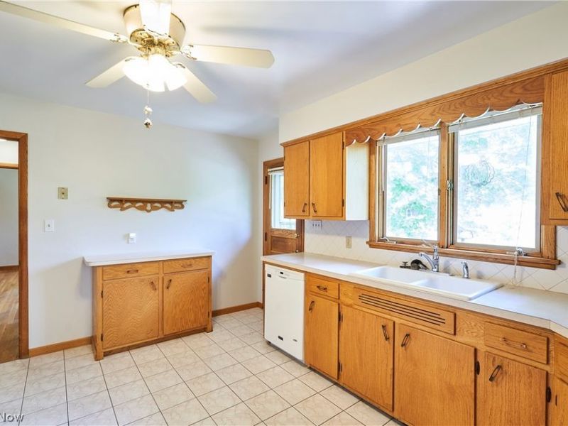647 Killian Road, Coventry, OH 44319 Photo 8