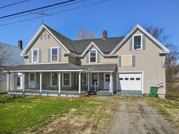 17 Grange Street, Dover-Foxcroft, ME 04426