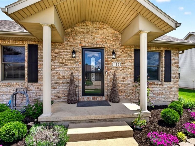412 Clover Hill Drive, Tipp City, OH 45371 Photo 4