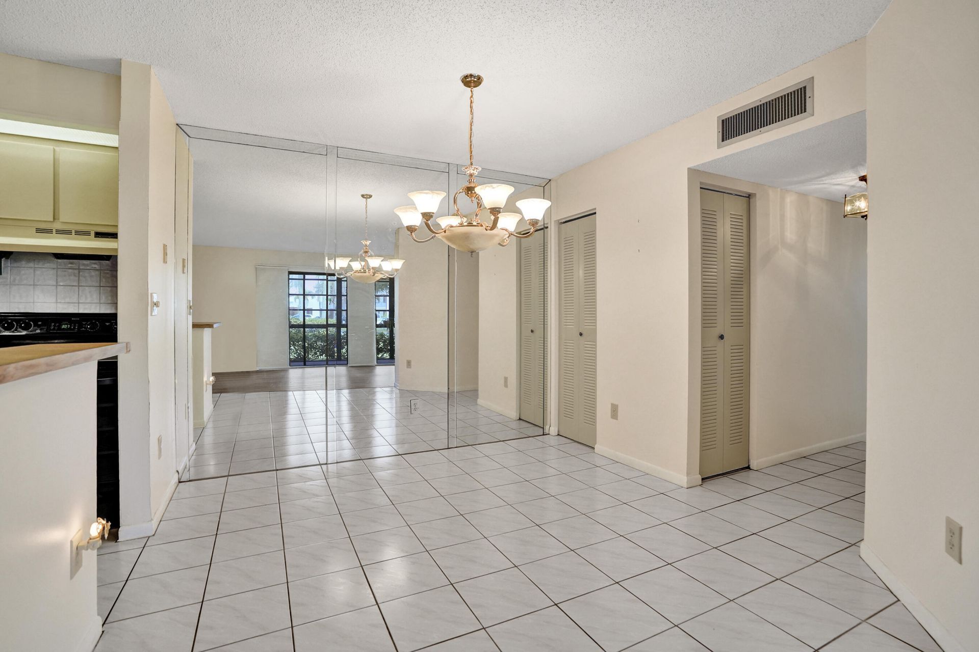 9758 N Belfort Circle, Unit 110, Tamarac, FL 33321 Photo