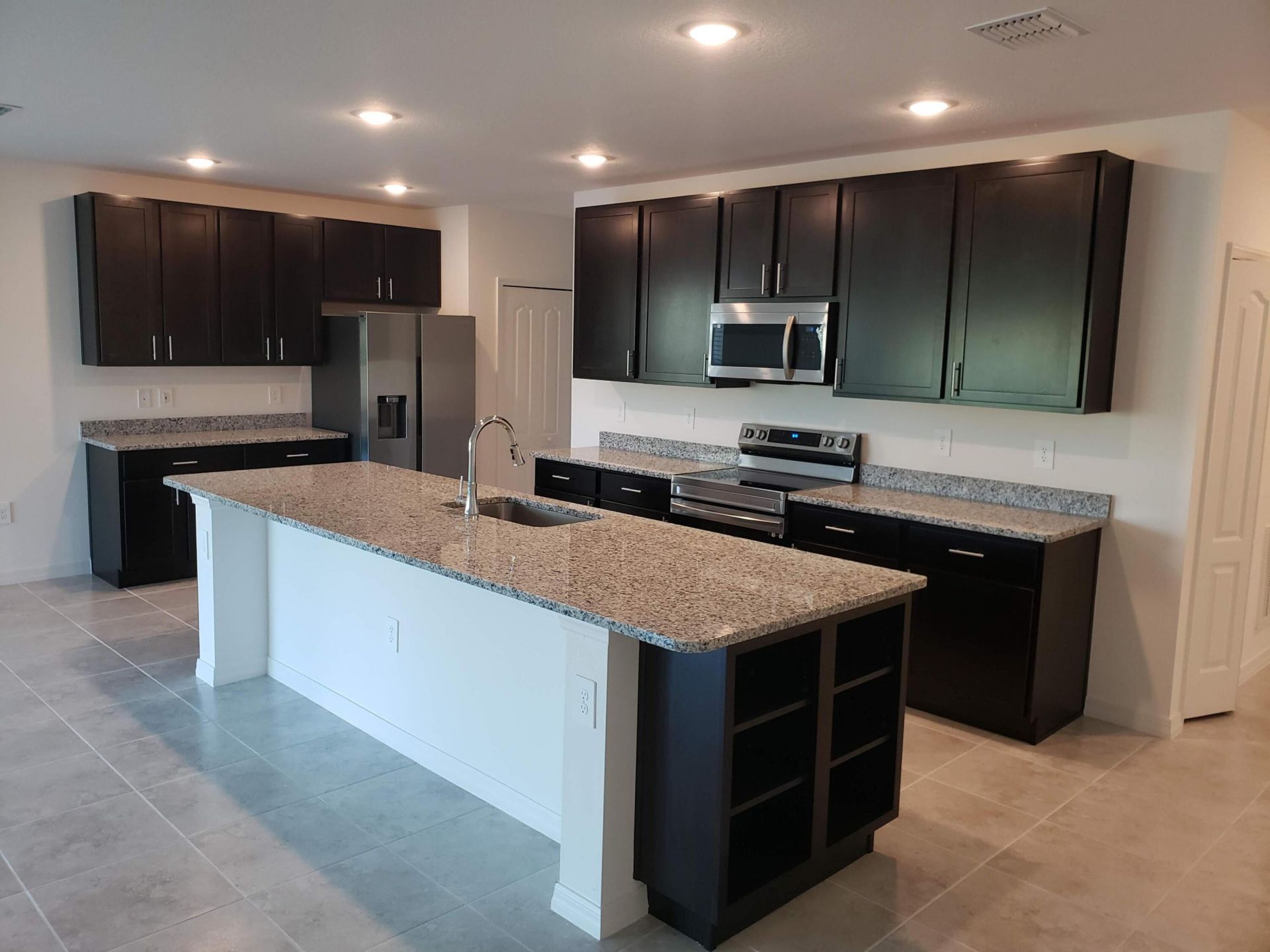 10621 SW Vasari Way, Port Saint Lucie, FL 34987 Photo