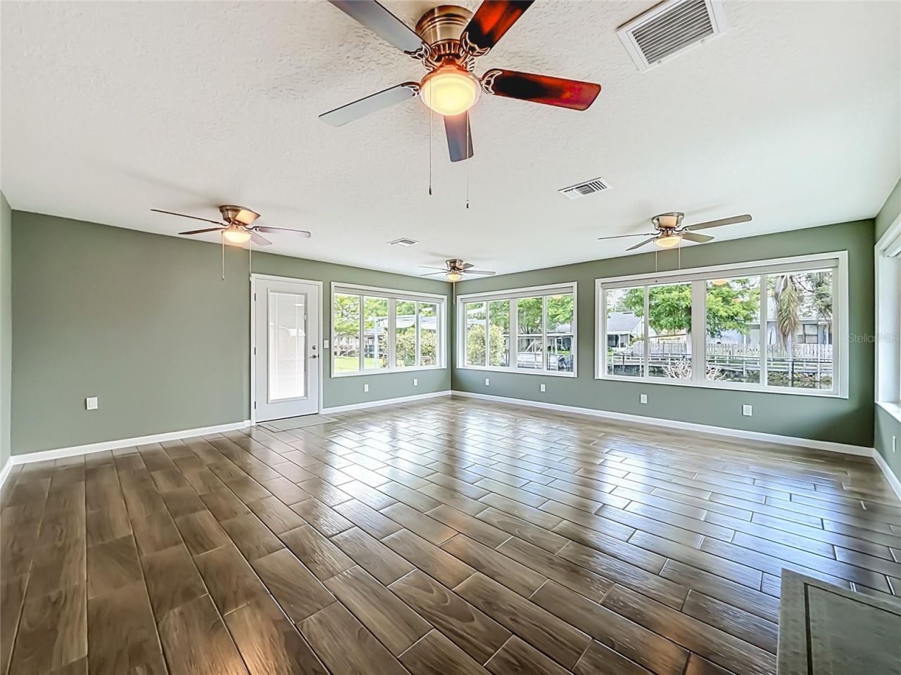 12547 Pine Island Drive, Leesburg, FL 34788 Photo
