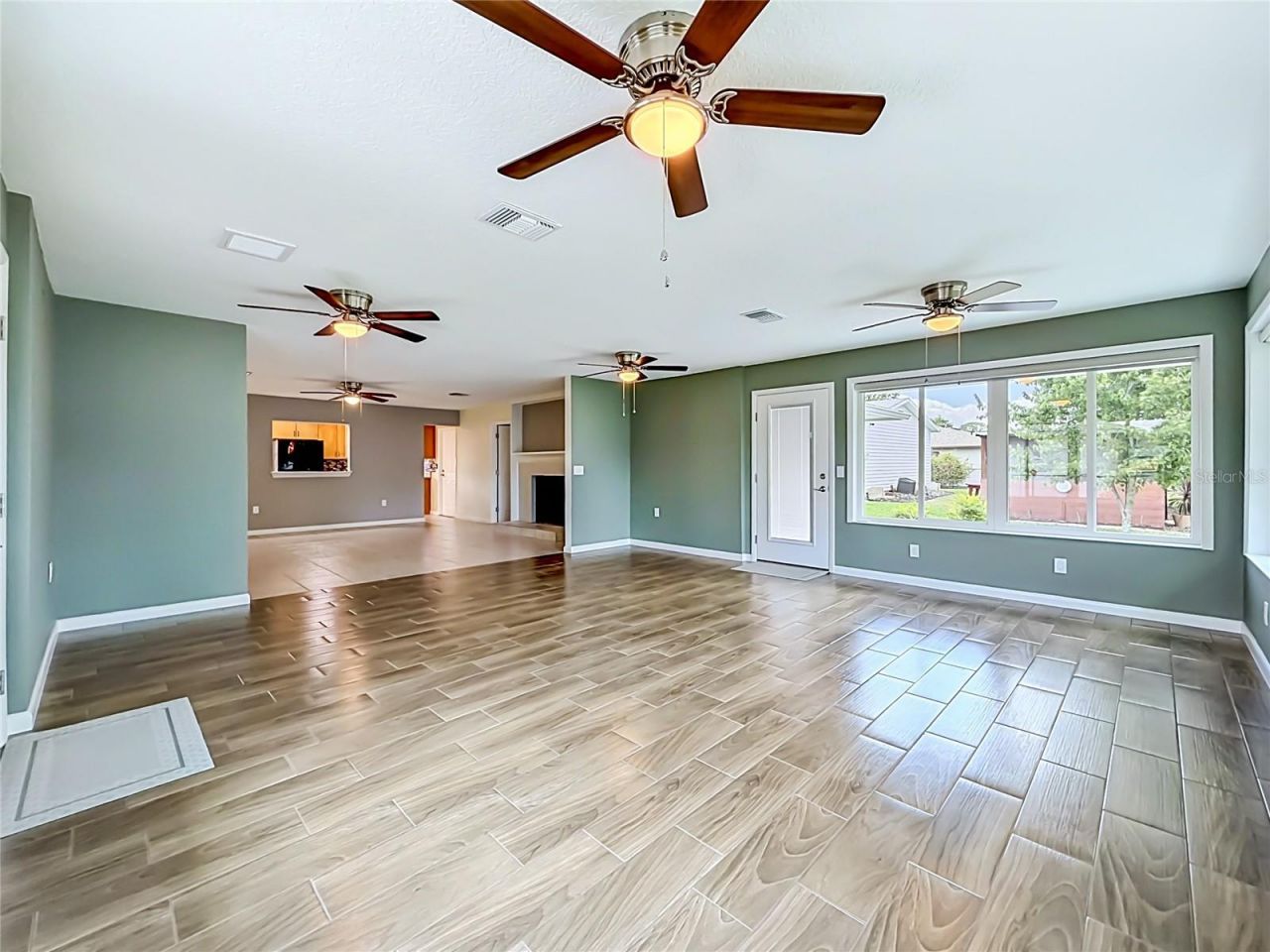 12547 Pine Island Drive, Leesburg, FL 34788 Photo