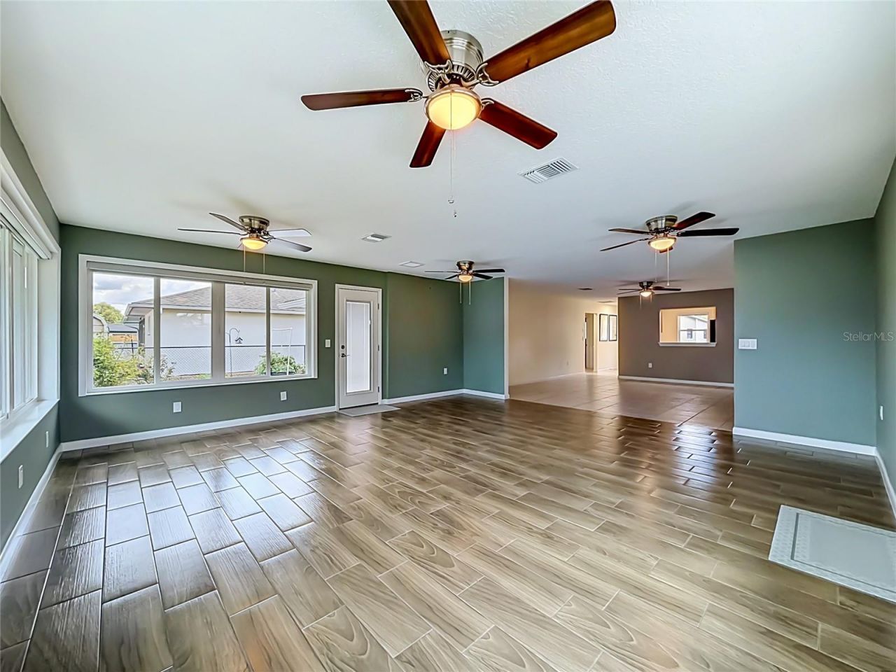 12547 Pine Island Drive, Leesburg, FL 34788 Photo