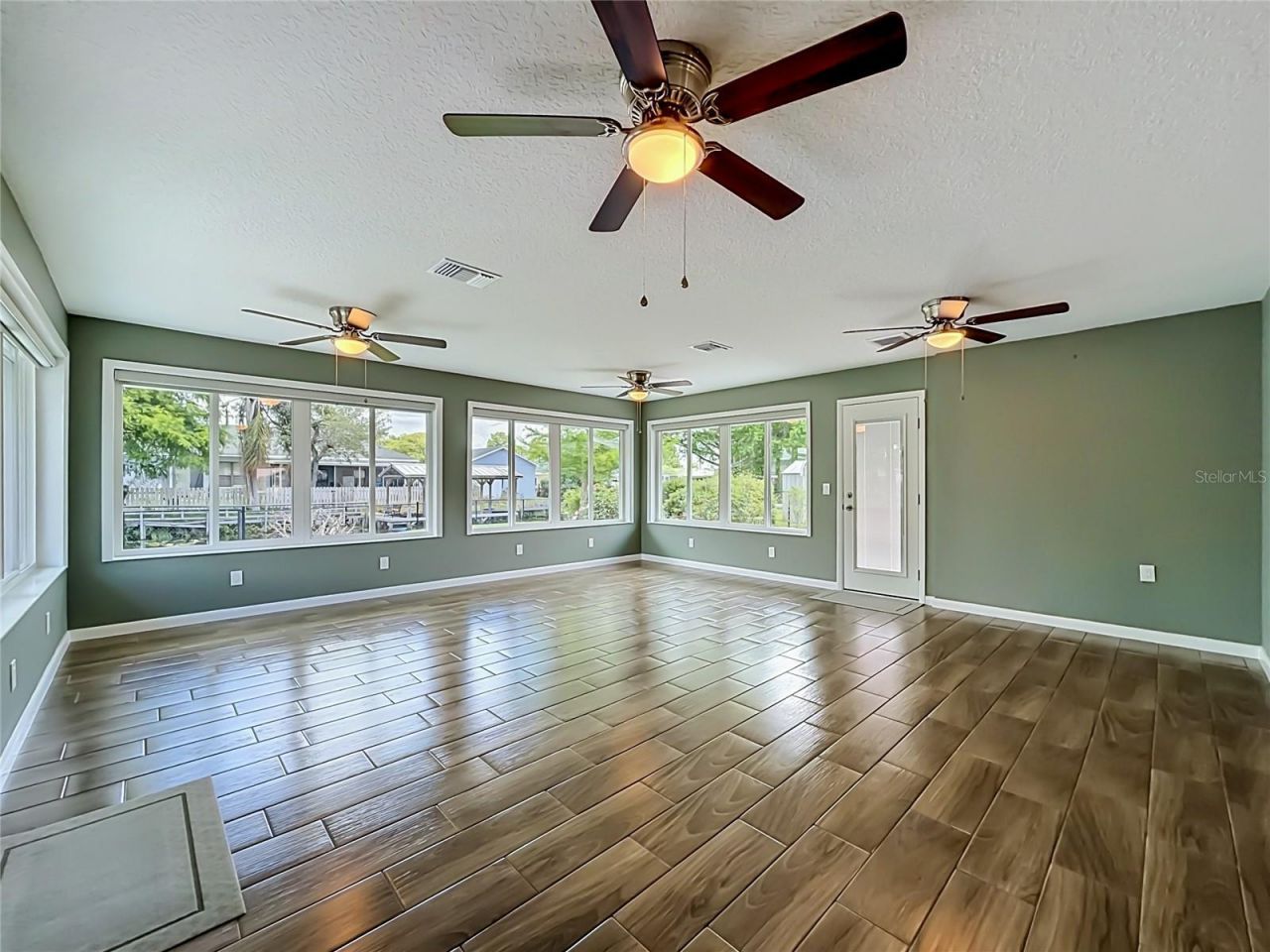 12547 Pine Island Drive, Leesburg, FL 34788 Photo