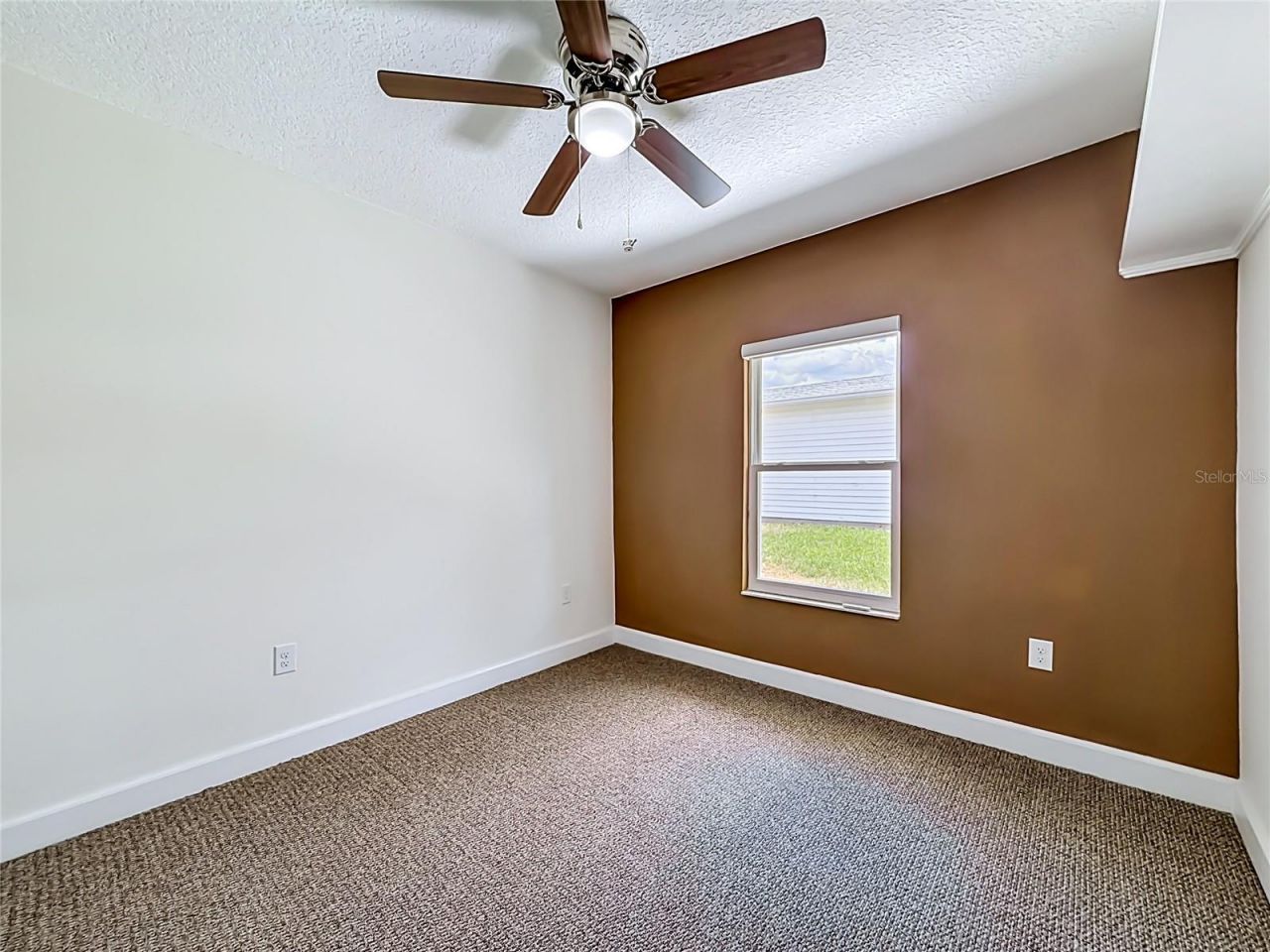 12547 Pine Island Drive, Leesburg, FL 34788 Photo