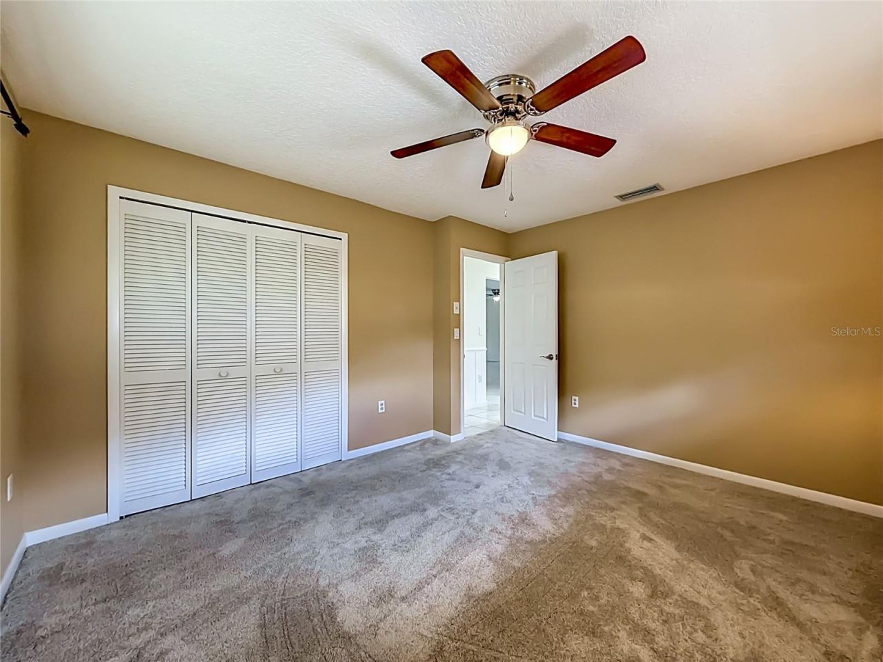 12547 Pine Island Drive, Leesburg, FL 34788 Photo
