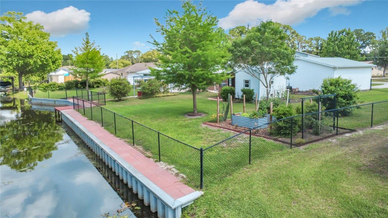 12547 Pine Island Drive, Leesburg, FL 34788 Photo