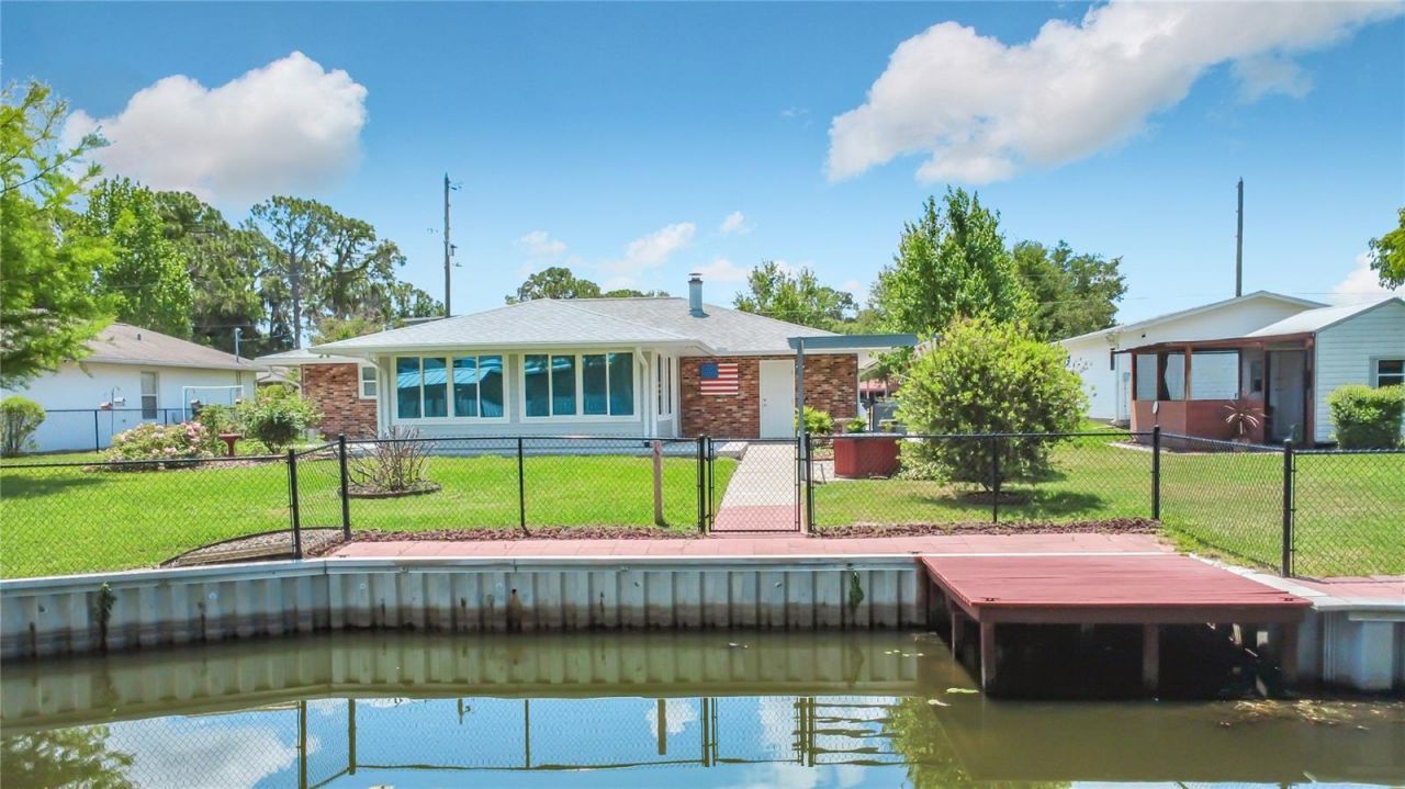 12547 Pine Island Drive, Leesburg, FL 34788 Photo