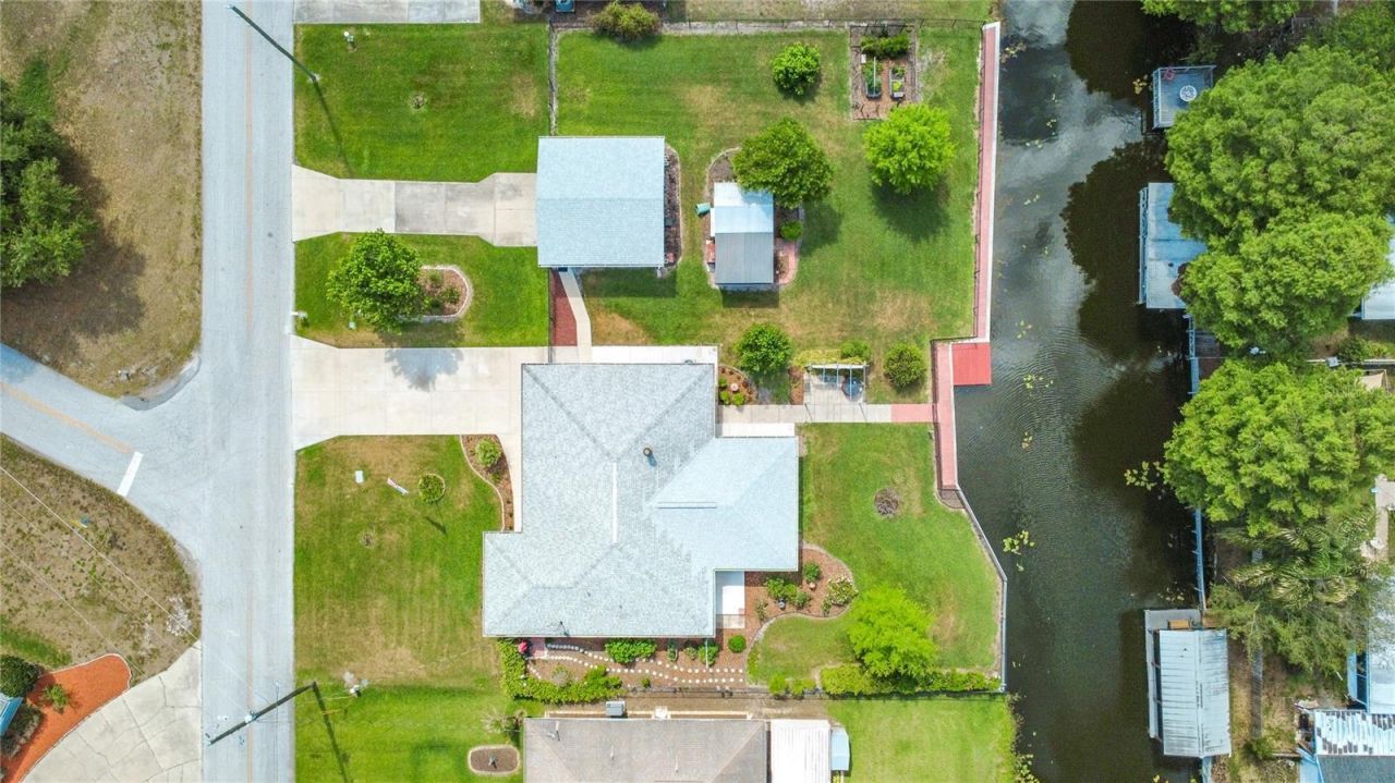 12547 Pine Island Drive, Leesburg, FL 34788 Photo