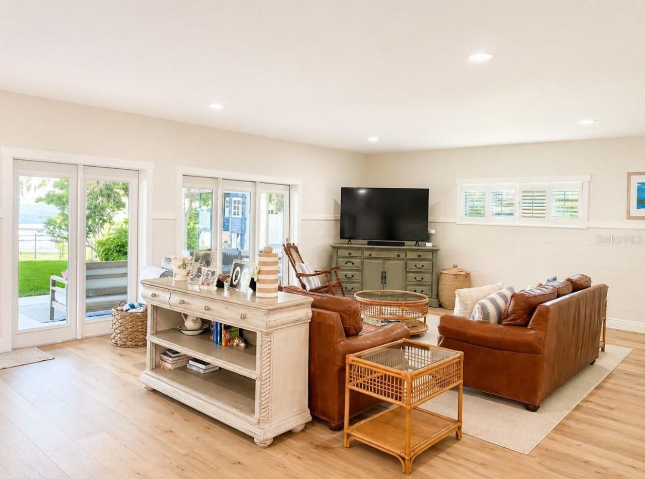 3301 Maple Street Ne, Saint Petersburg, FL 33704 Photo