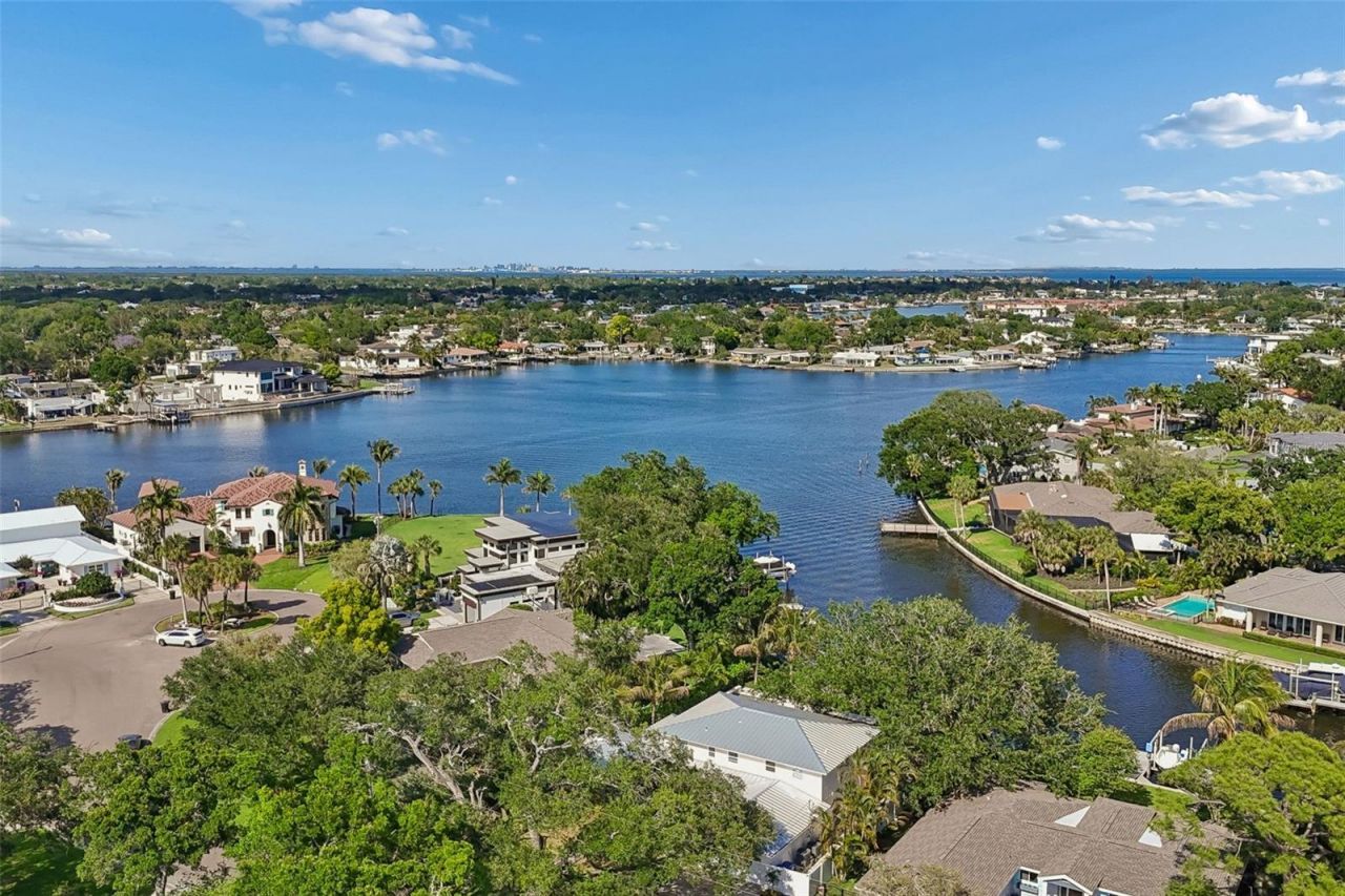 3301 Maple Street Ne, Saint Petersburg, FL 33704 Photo